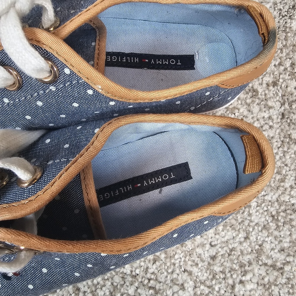 TOMMY HILFIGER Twalovie Casual Sneakers Women's 7 M Blue Polkadots Denim Shoes - Picture 11 of 15
